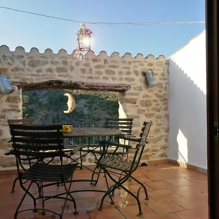 Aparthotel Buhardilla Rustica En La Vall De Gallinera Patro