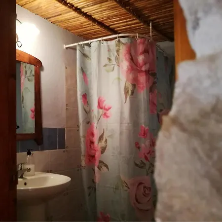 Aparthotel Buhardilla Rustica En La Vall De Gallinera Patro